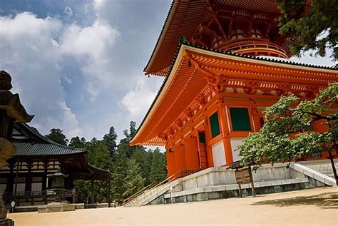 mount koya tourist attractions.